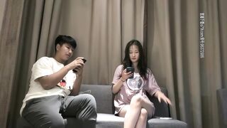 【小宝寻花】约了个紫衣牛仔短裤妹子，舌吻舔奶调情扣逼后入抽插猛操