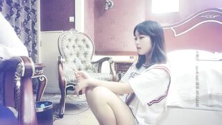 【赵总寻花】极品清纯校花，篮球服大长腿学生妹青春气息拉满，被赵总无情爆插，直喊你都把下面操松了！第二场