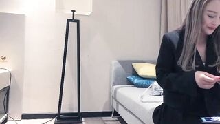巨乳美女_把我要搞废了受不了了_身材丰腴鲍鱼粉嫩_被肌肉大哥从沙发操到床上_奶子哗哗_骚叫不停