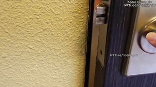 【极品网红女神】美腿尤物御姐女神【Apple苹果】圣诞中出故事，天花板级极品性感身材，叫床声太销魂了，没想到女神私下如此骚反差，高清1080P原版无水印