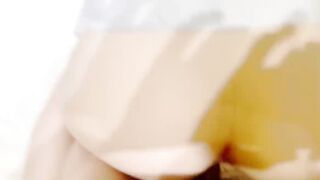 21岁可爱小妹黑丝毛衣，掰开自己的秘密黑森林