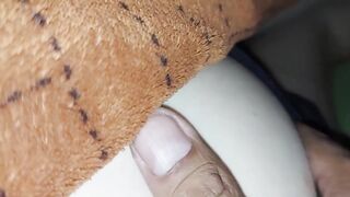 刺激偷情实录 趁嫂子在睡觉直接上床插入