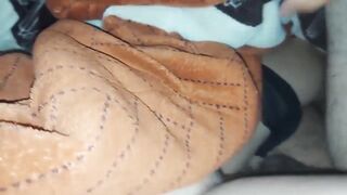 刺激偷情实录 趁嫂子在睡觉直接上床插入