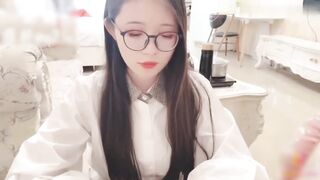 反差网黄 司雨 清纯外表却超级会口交
