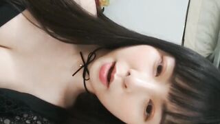 国产AV拍摄现场独家直播群P一人一个操起来！