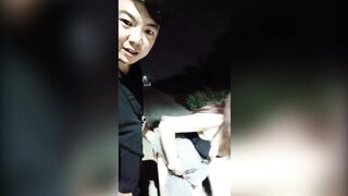 大哥大嫂激情野战，让大哥后入