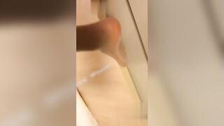 佩戴宝格丽项链的东北御姐在酒店啪啪遭泄密 黑丝大长腿接受肉棒及道具强插淫穴！
