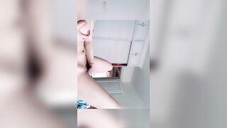 料友也宠粉 真实投稿巨乳反差学生妹 操完之后录制的视频直接分享给大家 好东西就是要一起享用！