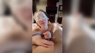 母狗人妻一字马自慰骚穴 肛塞菊花女上骑乘疯狂摇摆 口交颜射 无套爆插白虎骚穴！