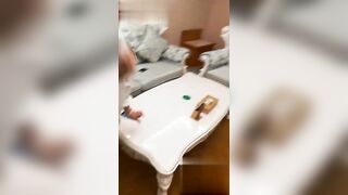 穿着性感的白富美被上门维修师傅诱惑啪啪 “美女多久没做了 想不想啊 哥哥的鸡巴好大好舒服”对白精彩！