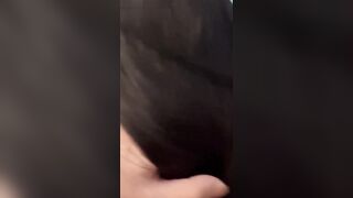 Pua亲妹妹乱伦 用猫咪吸引白T恤亲妹妹回家啪啪，果然年轻的骚逼就是嫩
