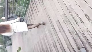 【兄嫂乱伦-最美大胸嫂子爱喷水后续】和嫂子公园野战，淫水狂喷好远