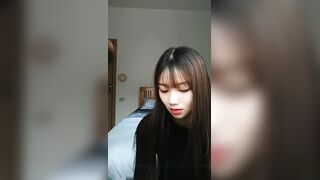 【姐弟乱伦】爸妈出去玩换妻姐弟俩在家里搞乱伦