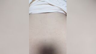 大哥外出打工，巨乳嫂子穿睡衣色诱，见面后迫不及待内射，大哥也没想到一向勤俭持家的嫂子会背着大哥有如此浪荡的一面。