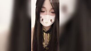 淫荡妹妹趁着哥哥打王者荣耀，骑在哥哥身上，被哥哥操的双腿痉挛