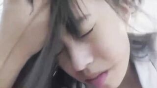真实乱伦外甥女 家境贫寒贝着父母被舅舅包养