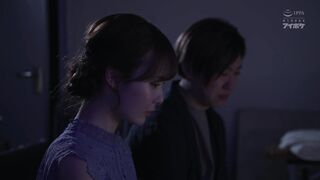 IPZZ-751[中文字幕] 同学会当晚酒醉闯母校两个暗恋老子的青梅竹马抢着偷情一夜激战~西宫梦,Miru