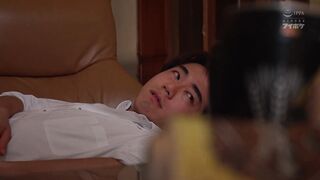 IPZZ-002 [中文字幕] 對面房間可以讓人狂打手槍的巨乳寫真偶像 用Q彈胸部和穿著可看見重點部位的泳衣賣弄誘惑！用超淫蕩的腰技數次被中出的我 樱空桃