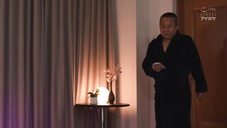 IIPZZ-869 [中文字幕] 替身肉便器 无论射精多少次都停不下来的绝伦极道大叔 10天监禁生活 藤咲舞