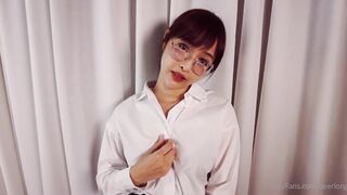 眼镜反差母狗居然超会玩