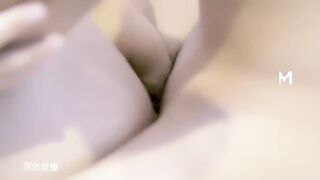 #麻豆映画  MD0063 女优面试员 - 袁庭妮