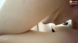 后入巨乳女友吃鸡啪啪 妹子身材不错 皮肤白皙 在家撅着大白屁屁被无套输出 不能内射拔枪射屁屁
