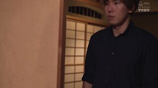 IPZZ-182 [中文字幕]  回老家發現姐姐變成了沒救的家裡蹲魚干女而且是個老處女-庵ひめか