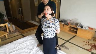 驷马紧缚的黑丝空姐 五花 驷马紧缚 挣扎