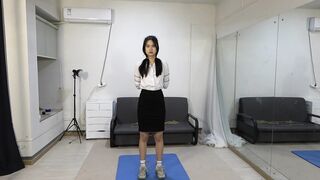阿荣OL装 职业套装裙的她，也有一丝成熟的美。OL装熟女风(1)