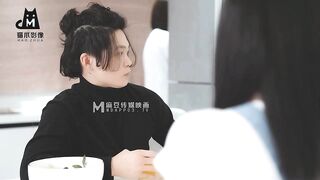 【猫爪影像】清纯女神-寻小小【桃色诱惑闺蜜发骚】空虚难耐引诱闺蜜男友干穴，麻豆出品【MMZ-046】