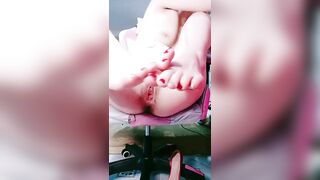 【顶级美腿嗲嗲骚货】馒头肥穴【下篇】红色高跟鞋，翘起大白屁股猛掰，双指扣入水声哗哗，高潮白浆四溅，假屌抽插骑坐太骚了
