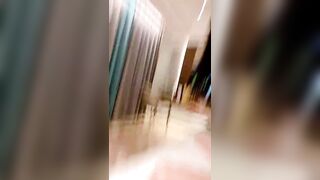 【颜值女神-3】性感又很骚，镜头前屁股摆弄，蓝色假屌怼着骚逼猛插，搞得小穴很湿，揉搓阴蒂娇喘呻吟好听