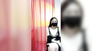 巨乳奶妈和白浆少妇【激情裸舞-下篇】轻纱胀里的风骚女非常诱惑，揉奶摸逼撞骚臀好刺激，挤奶水给狼友喝别错过