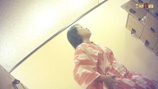 温泉洗浴中心女宾【换衣室洗浴间-2】内部真实偸拍，好多年轻嫩妹，各式各样大奶，翘臀性感的毛毛不知不觉，J8都看硬了