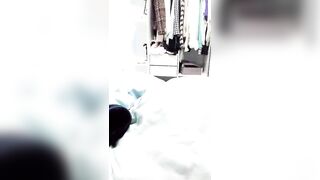 【喵喵是个猫】极品颜值酒窝美女，戴眼镜扎起头发，简直完美脱下内裤露肥臀，揉捏白皙奶子，掰穴特写洞洞很小紧致