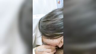 【遥控跳蛋】 捡到的遥控控制极品学妹，下体阵阵快感娇声连连，诱人娇躯只想按在胯下狠狠地抽插，女上位干