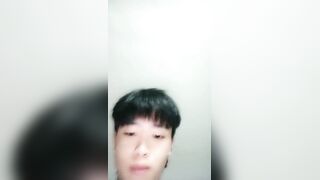 元气少妇在家被他的小哥哥玩弄给狼友看，黑丝女仆情趣逼逼吸烟，全程露脸抠逼舔逼深喉大鸡巴，各种抽插颜射
