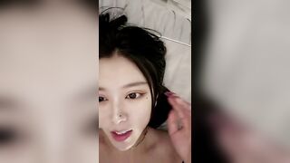 冷艳颜值女神被炮友各种操【中篇】近距离特写舔蛋，爸爸用大JB插我，淫语骚话娇喘不断，对着镜头进进出出猛操